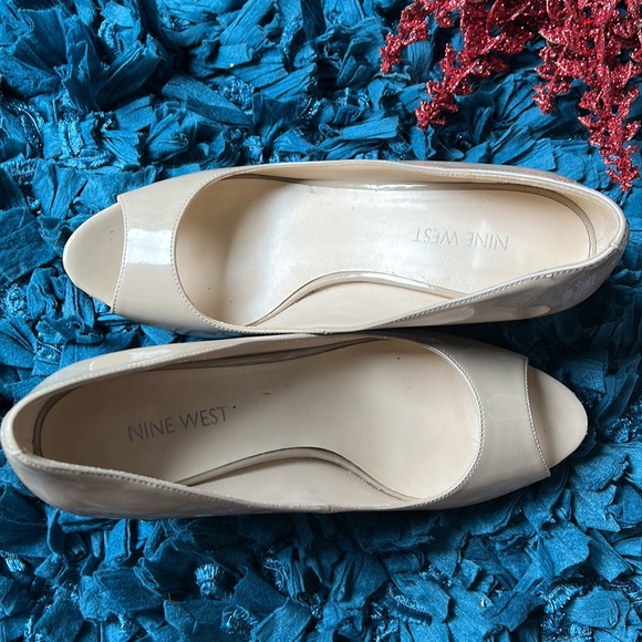 NINE WEST nude size 8 - Picture 7 of 7